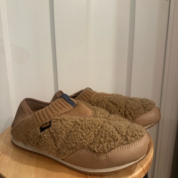 Teva ReEmber Women’s Tan Fleece Slip-On Loafers - Picture 2 of 3